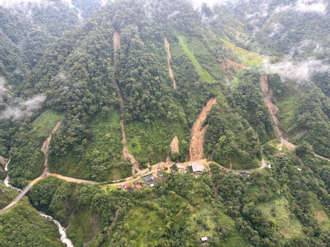 Emergencia en Sucumbíos tras derrumbes Emergencia en Sucumbíos tras derrumbes