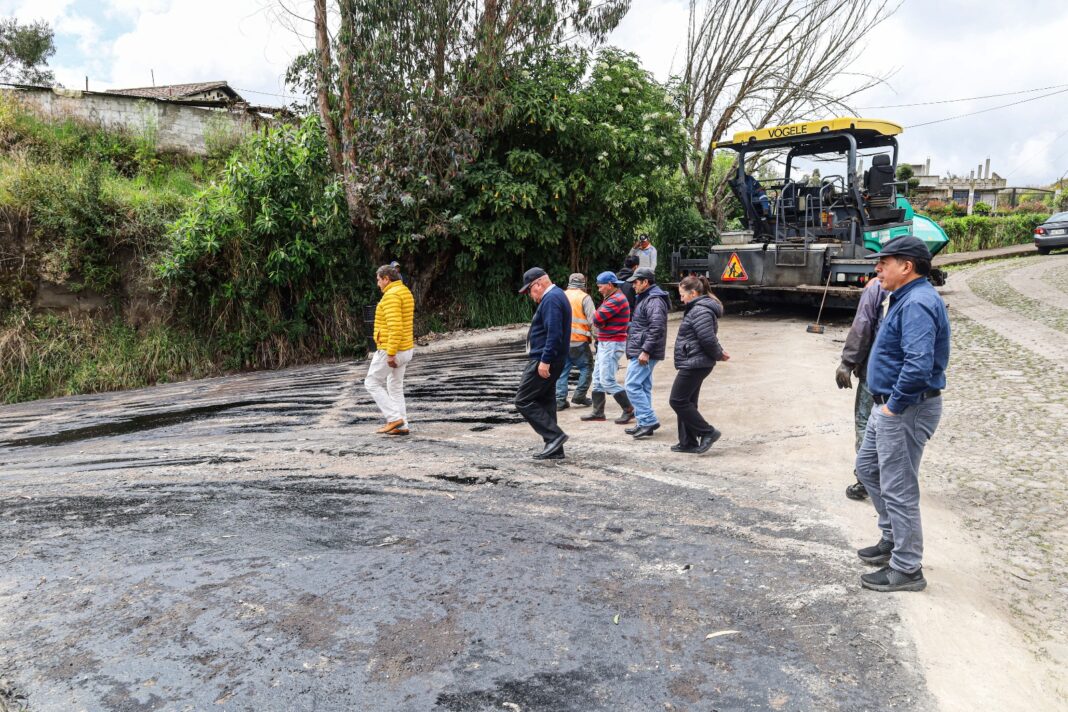 Del polvo al progreso: 1.300 metros de vías asfaltadas en Quinchicoto Del polvo al progreso: 1.300 metros de vías asfaltadas en Quinchicoto