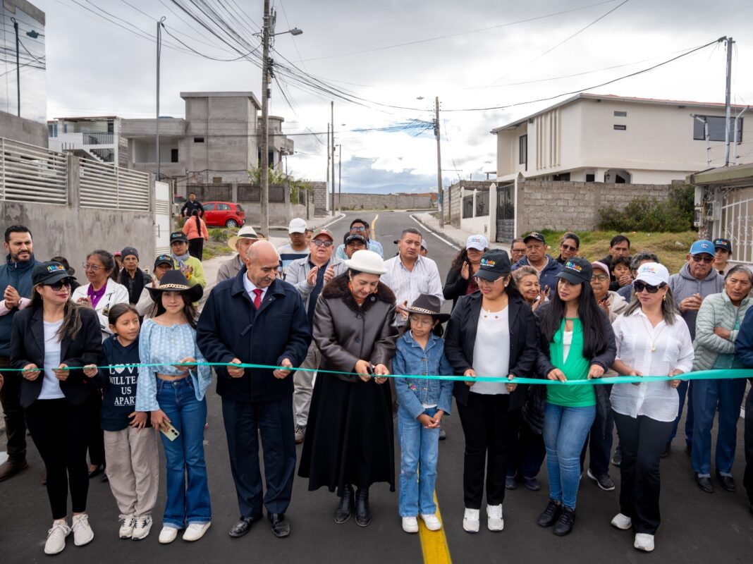 Barrio EMAPA estrena calles modernas Barrio EMAPA estrena calles modernas