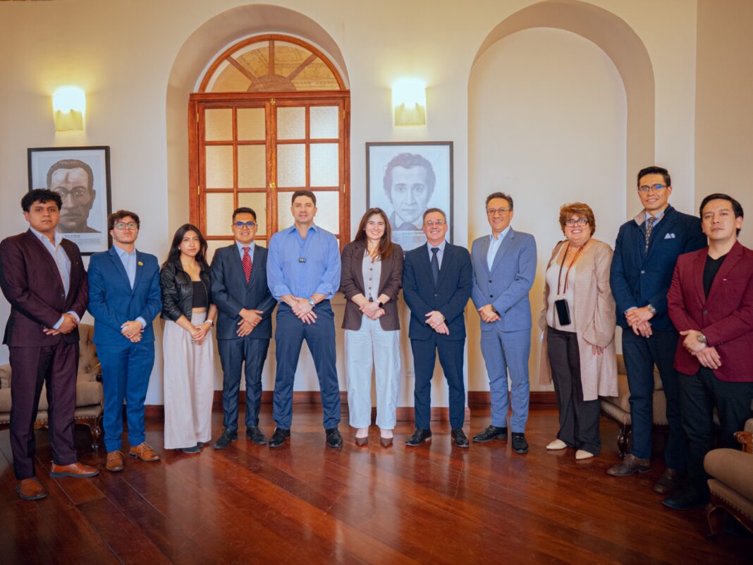 Gobernador se reunió con integrantes de la UTA Gobernador se reunió con integrantes de la UTA