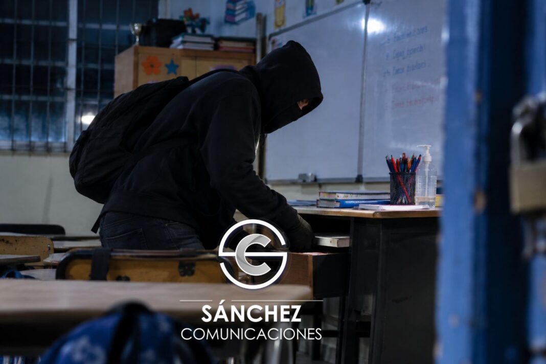 Ladrones atracan dos unidades educativas Ladrones atracan dos unidades educativas